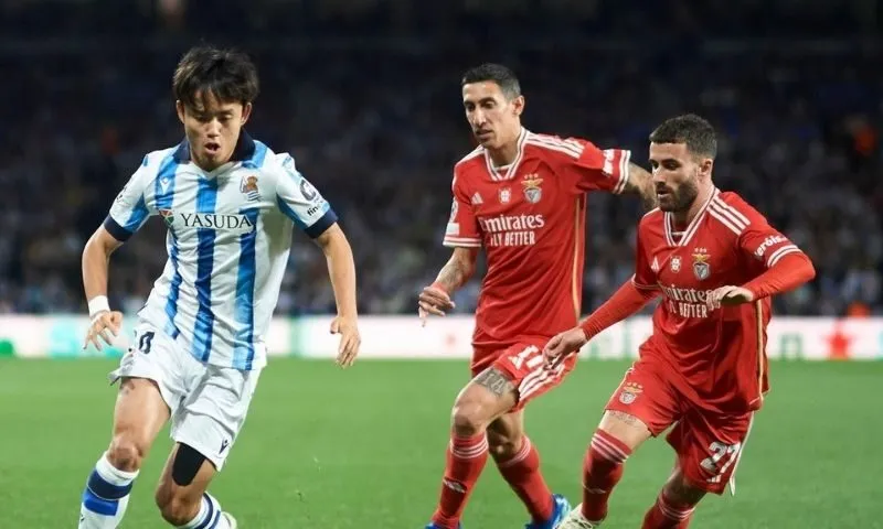 Đội hình Benfica gặp Real Sociedad thường áp dụng chiến thuật gì?